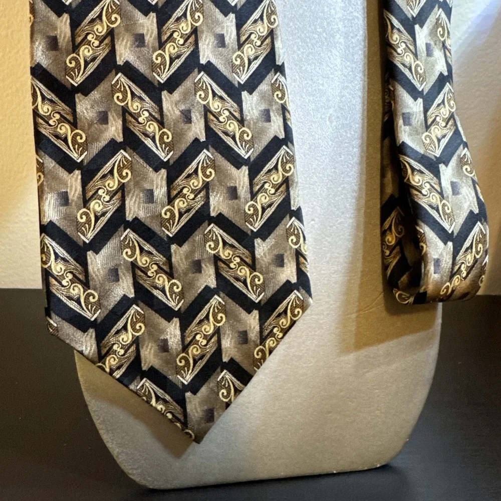 Pierre Cardin Silver Gold Black‎ Classic 58